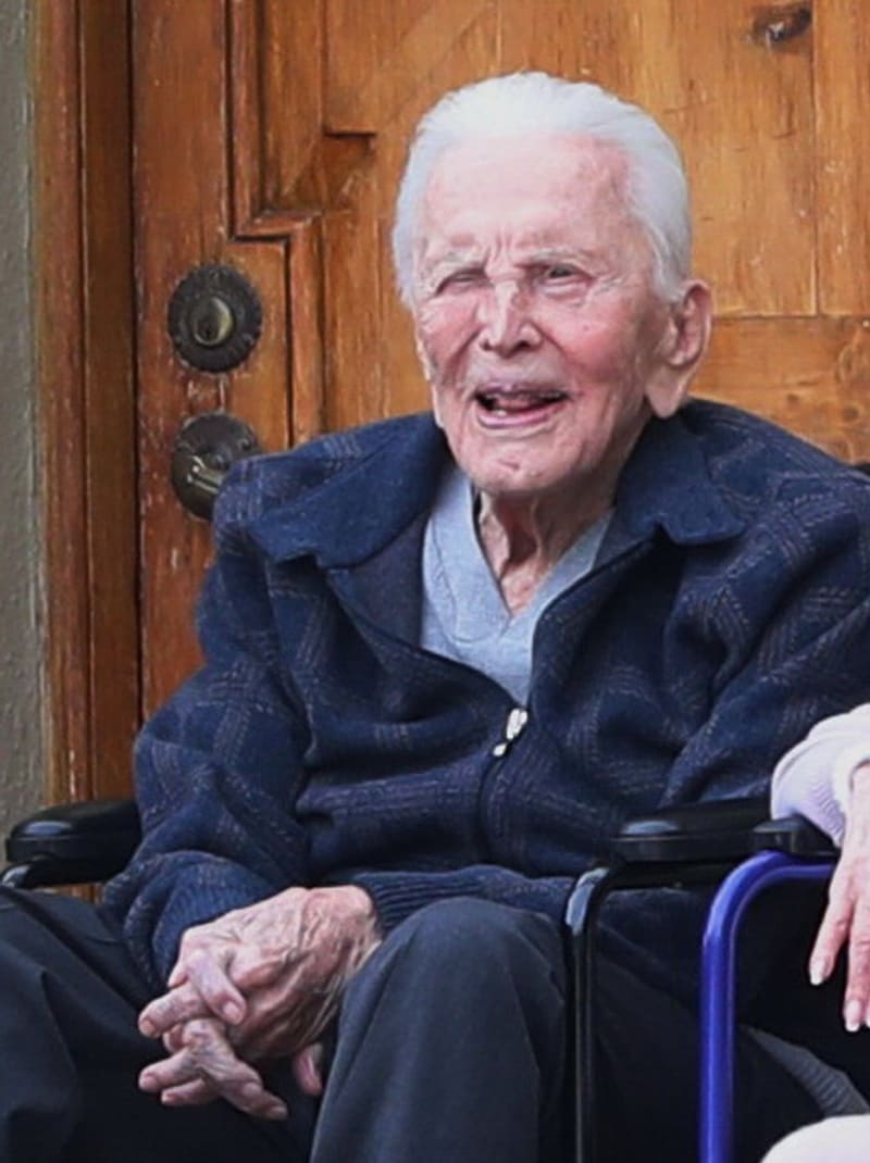 Kirk Douglas (102 let)