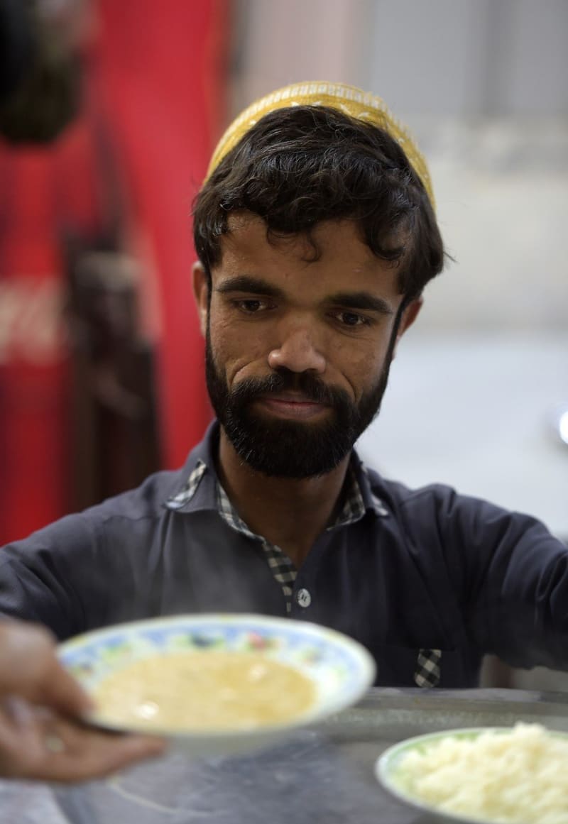 Muž z Pákistánu vypadá jako Tyrion Lannister 8