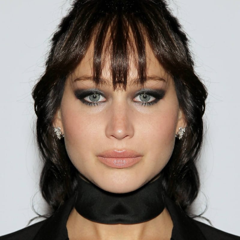 Ani Jennifer Lawrence její symetrická podoba příliš nesluší.