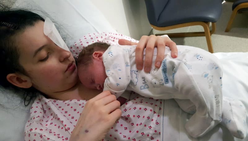 Shannon Harvey a její dítě (1)