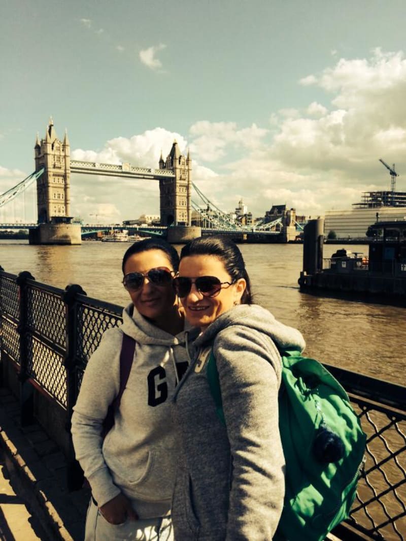 Bára se sestrou na výletě v Londýně