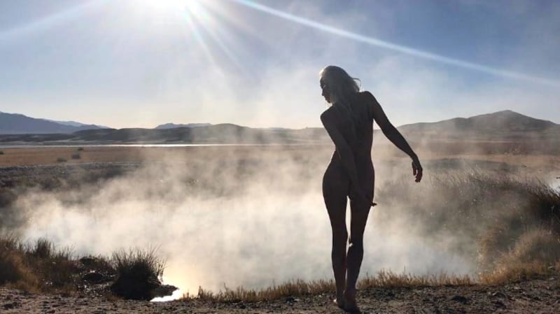 Yazemeenah Rossi ukázala své nahé tělo.