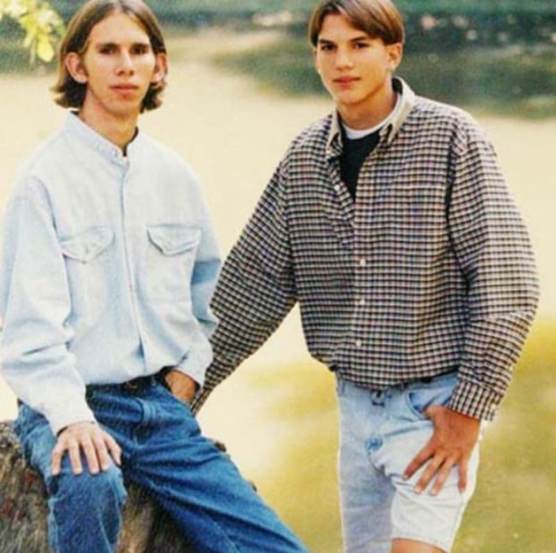 Slavný herec Ashton Kutcher se svým bratrem Michaelem