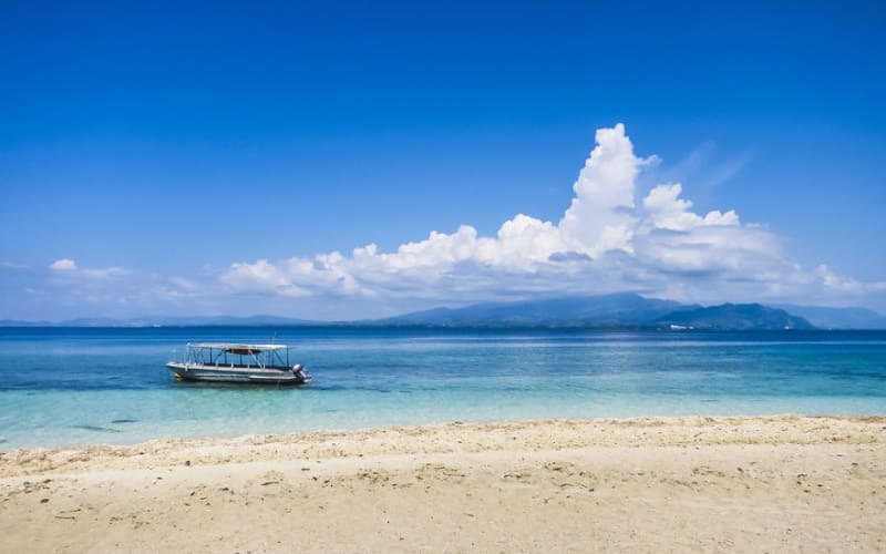 Krásná nedotčená pláž na ostrově Viti Levu