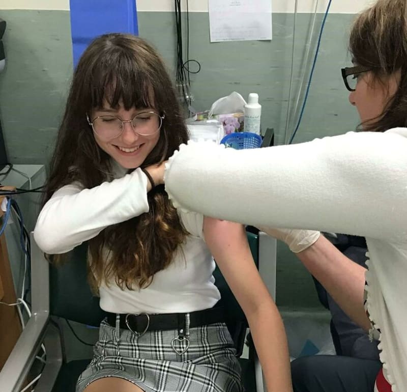 Dívka se nechala očkovat za zády svých rodičů, kteří jsou proti očkování
