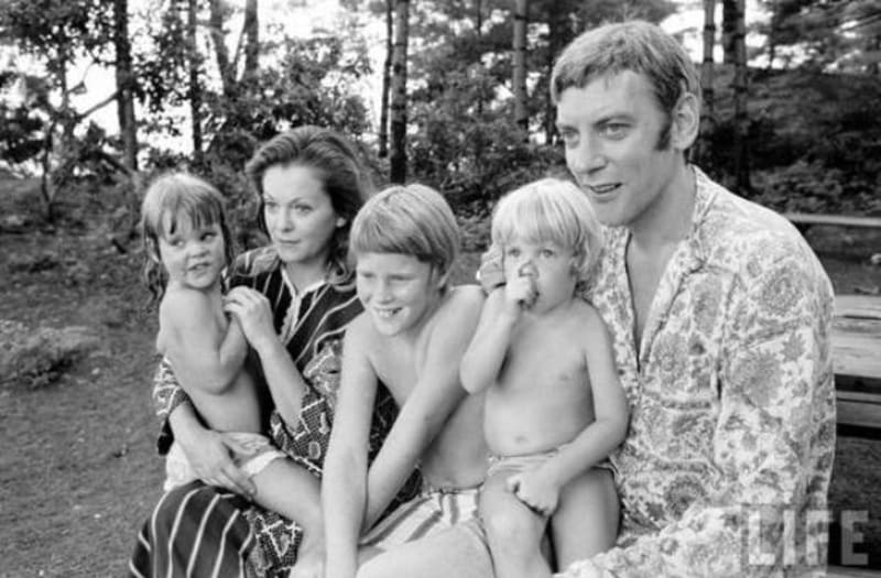 Herecká hvězda Kiefer Sutherland s dětmi a sestrou Rachel
