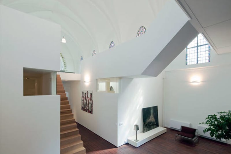 Neuvěřitelná rekonstrukce: Moderní bydlení ve starém kostele  - Obrázek 7