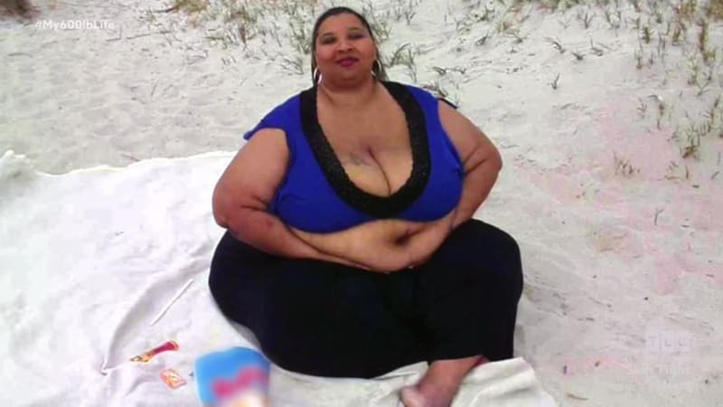 Morbidně obézní žena vydělávala přejídáním se 7