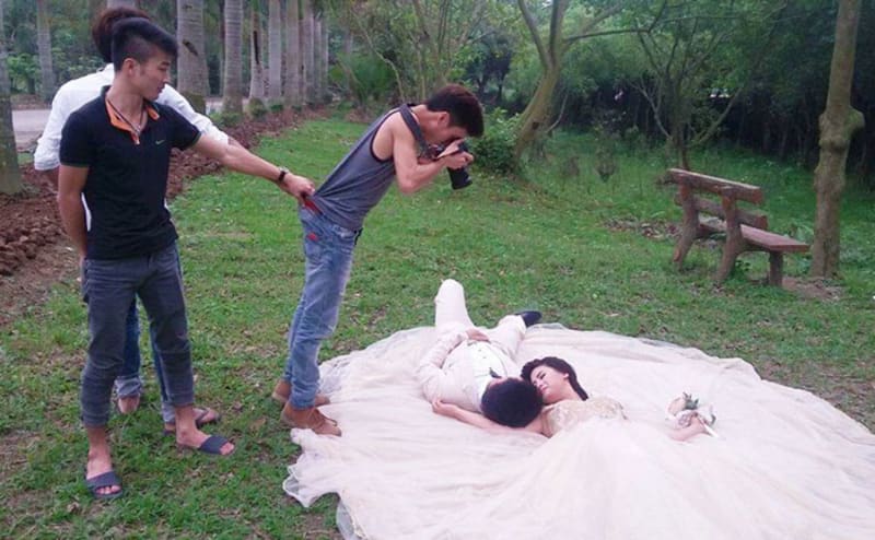 Šílení svatební fotografové  - Obrázek 7