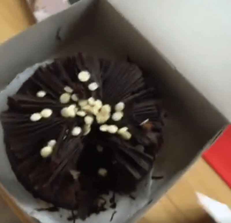 Dostal od poskytovale internetu dort, který rozdupal