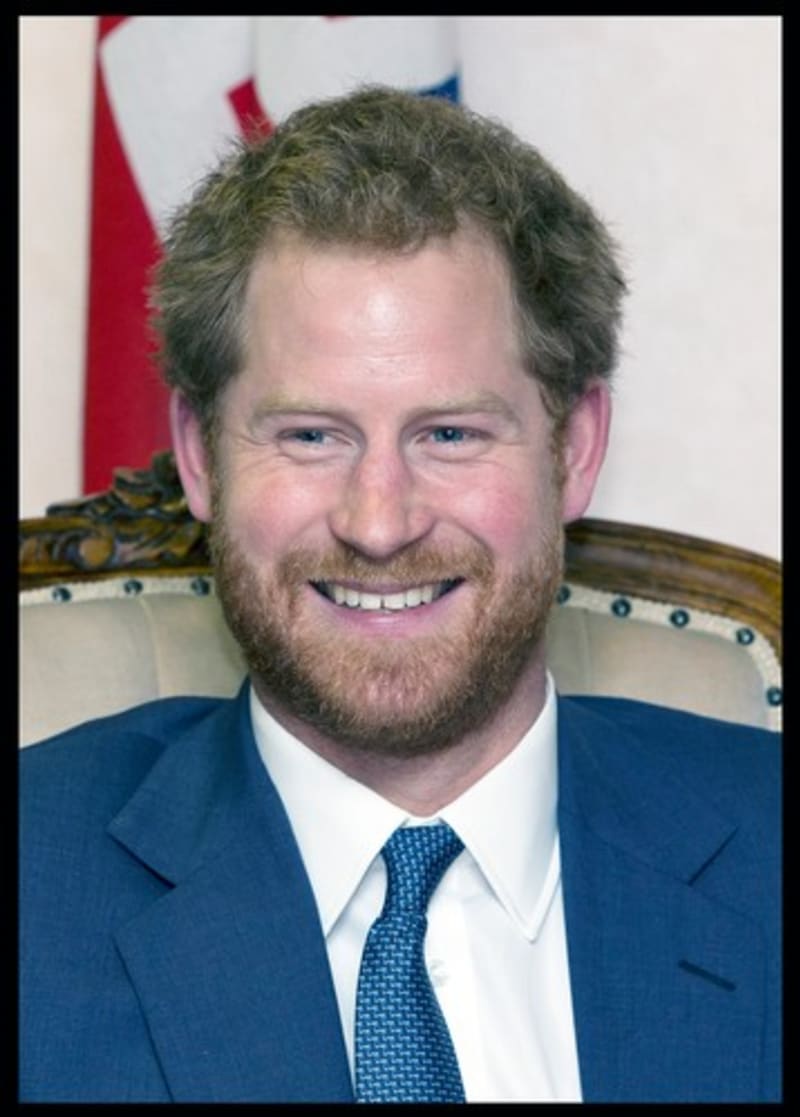 Princ Harry je pátý v pořadí na královský trůn.