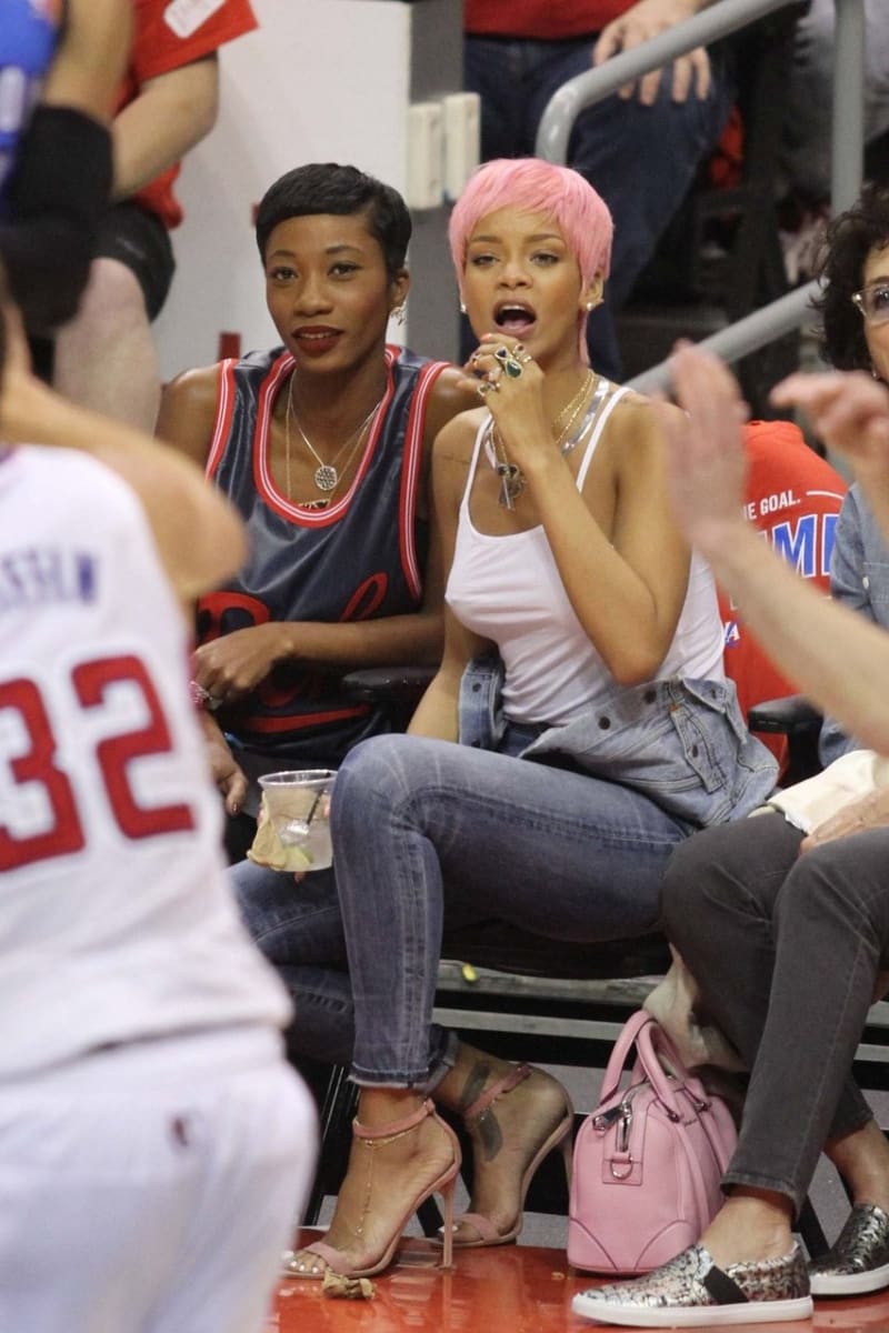 Rihanna s novou barvou vlasů