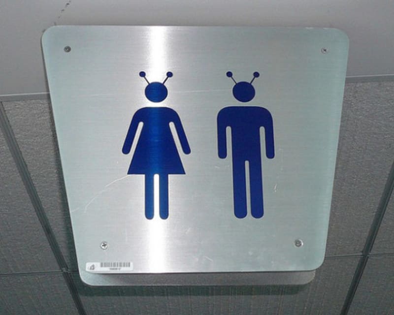 Vtipné označení pánských a dámských záchodků 24