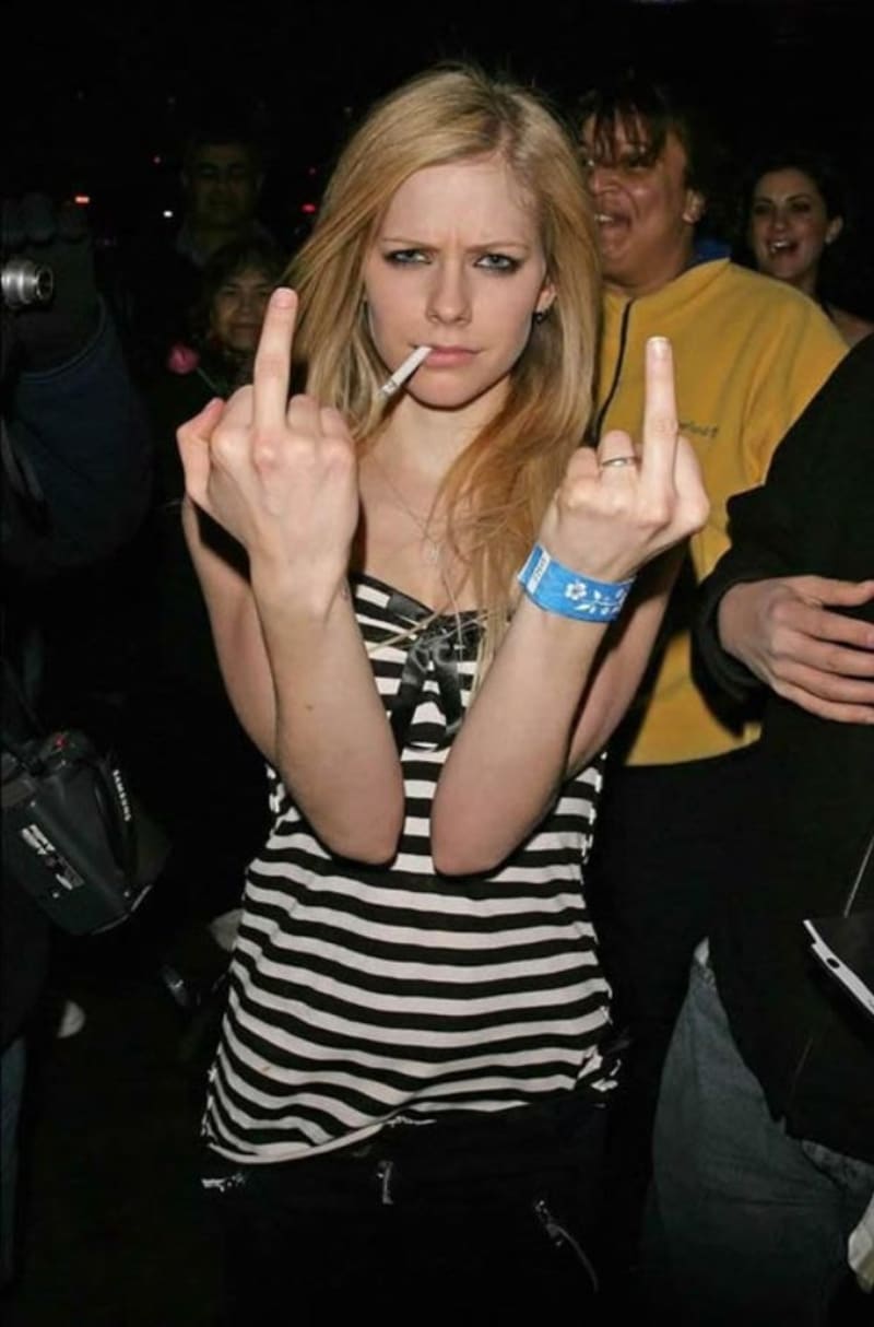Zpěvačka Avril Lavigne a její fuck off