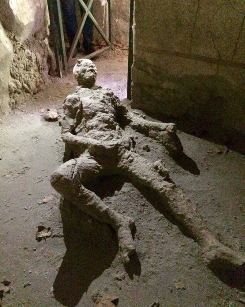 Masturbující chlápek v Pompejích - Obrázek 1