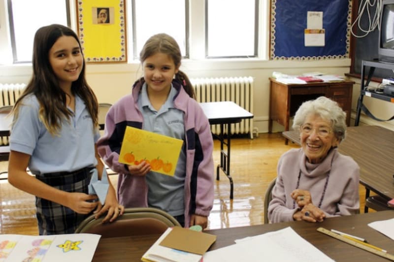 Jejich učitelka matematiky oslavila 100. narozeniny a stále aktivně učí.