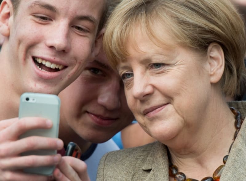 Nejlepší selfie roku 2014 - Angela Merkel se ráda vyfotí