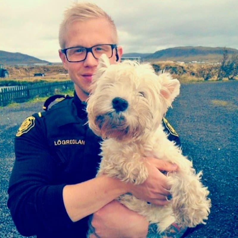 Policie Reykjavik má instagram plný štěňátek, koťat a zmrzliny... Jsou to sympaťáci