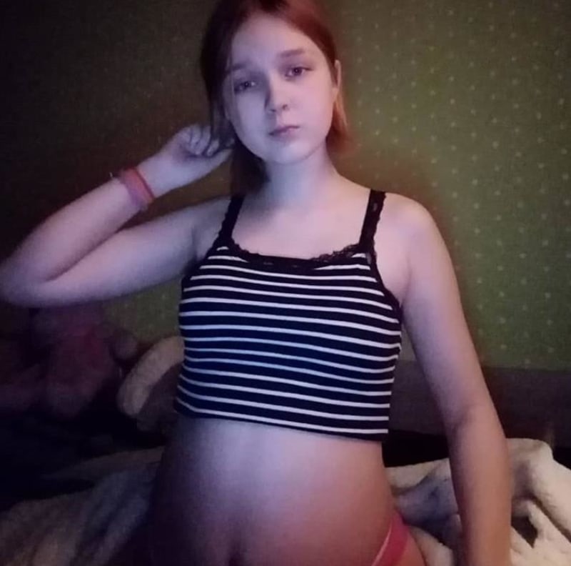 Těhotná 14letá influencerka 9