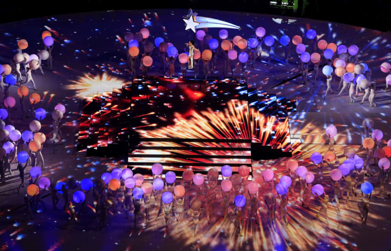 Katy Pery zářila se svou show na Super Bowl - Obrázek 2