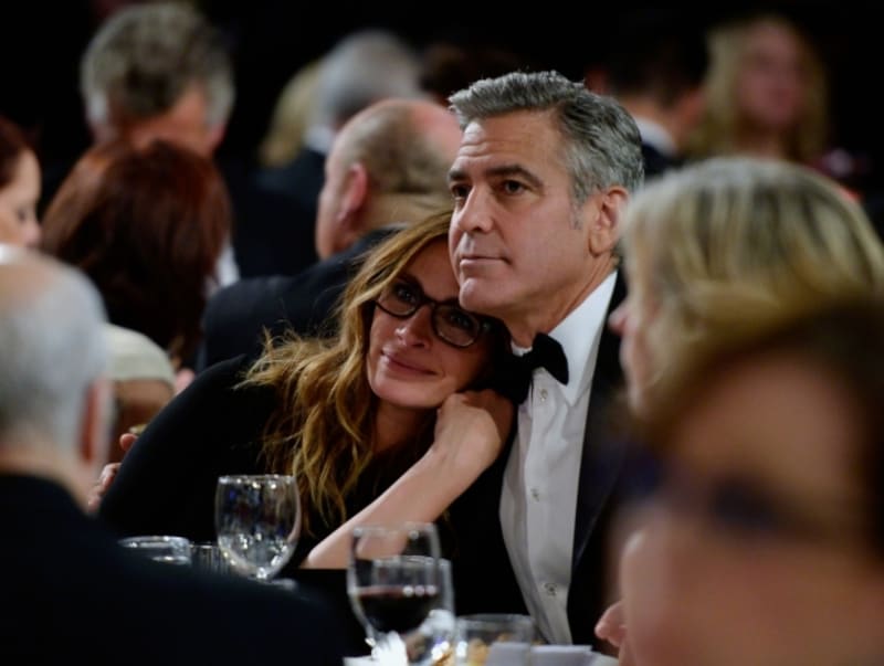 Jen přátelé? Julia Roberts a George Clooney na předávání cen BAFTA