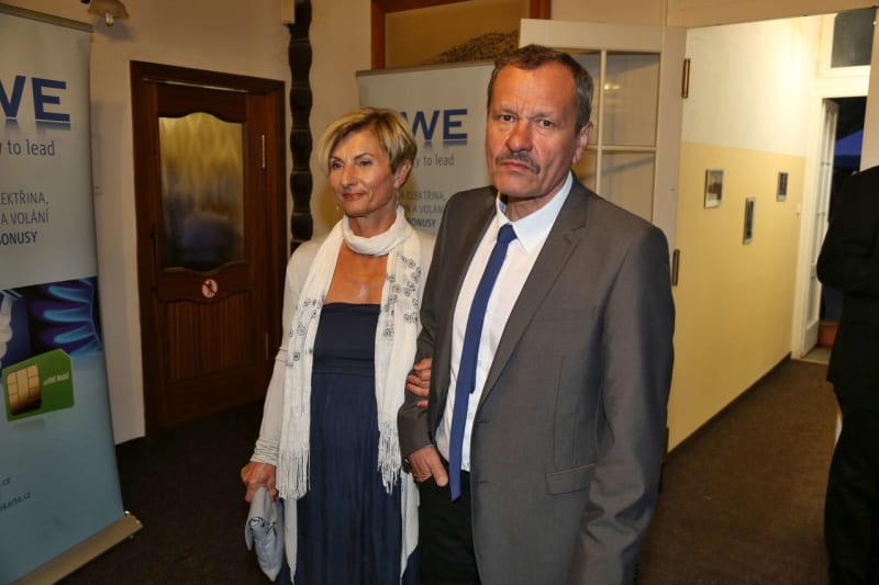 RWE party MFF Karlovy Vary 2014 - Herec Miroslav Krobot s manželkou
