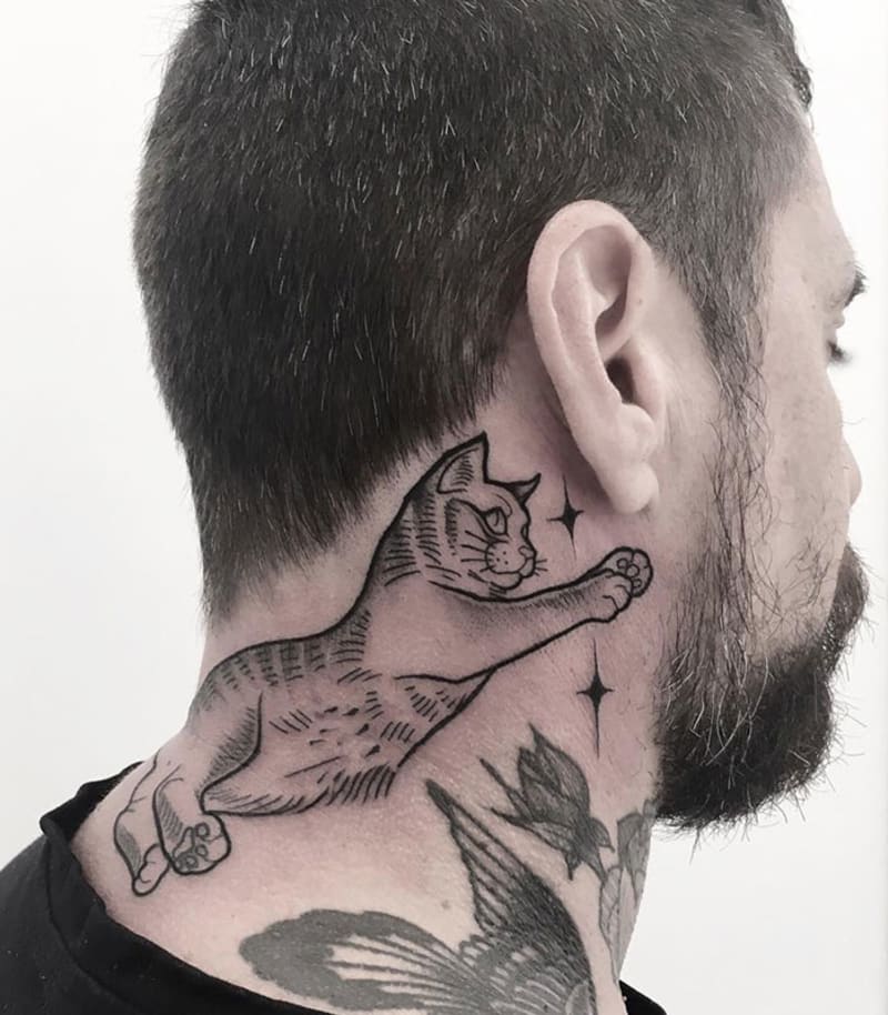 Dechberoucí tetování na krku 6