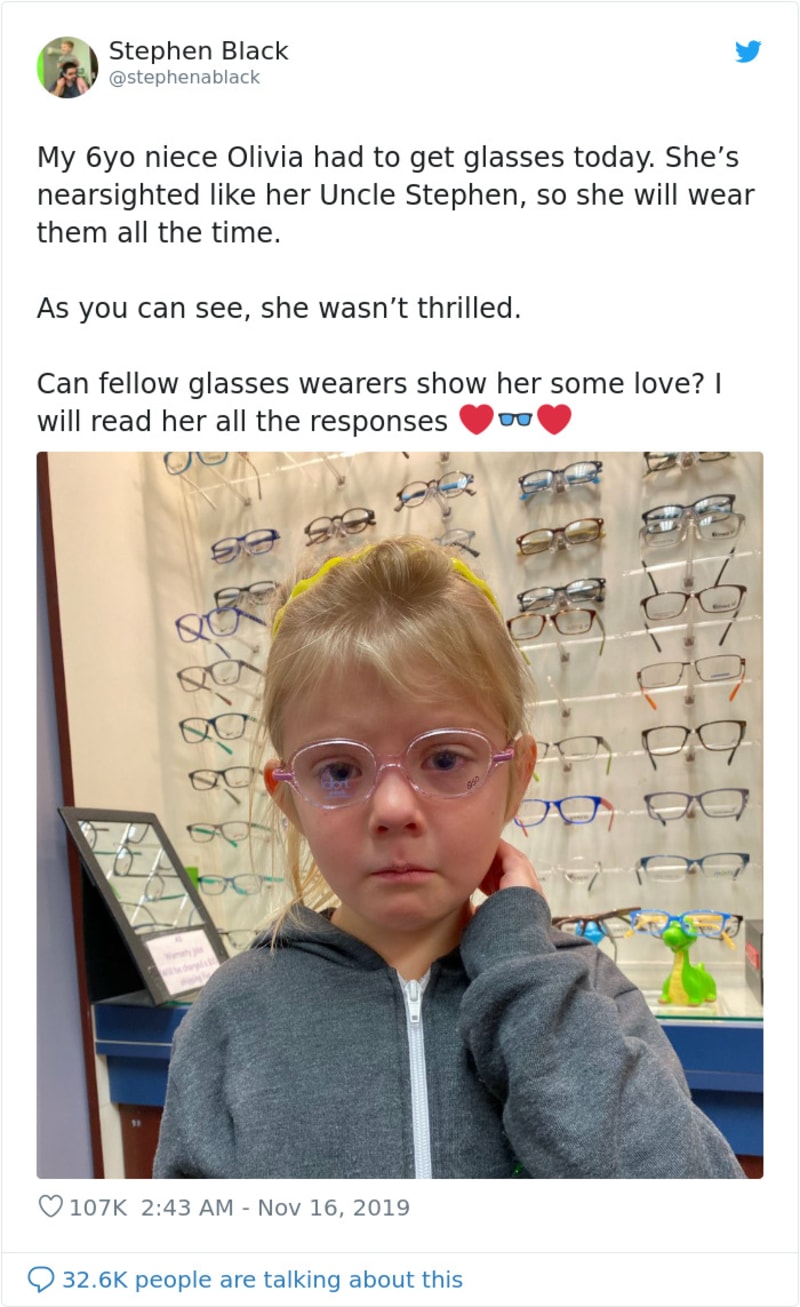 Lidé na internetu ukázali, jak atraktivní můžou být brýle 1