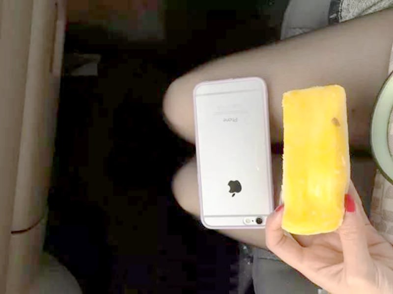 iPhone knees v plné paráda - Obrázek 1