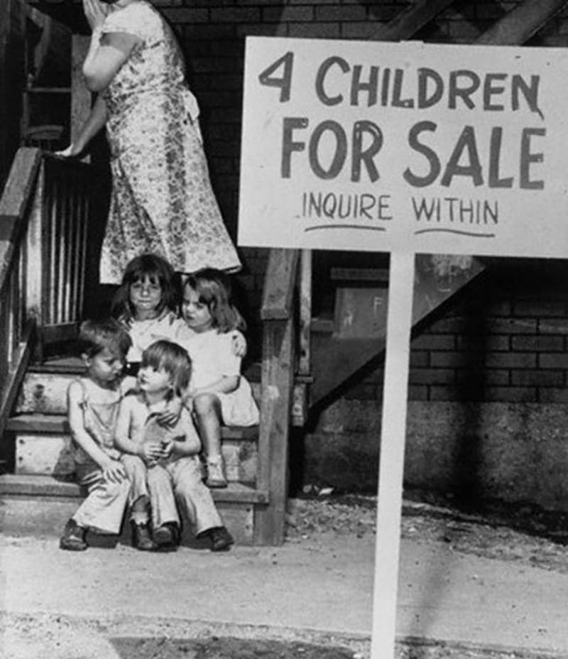 Zoufalá matka prodává své děti