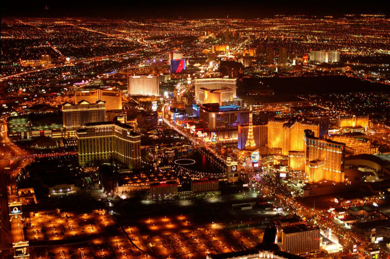 Světla Las Vegas lákají: Zažij a utrácej