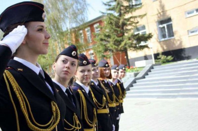 Ruské sexy holky v uniformách - Obrázek 7