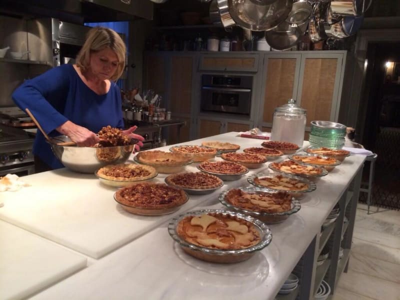 Slavná kuchařka Martha Stewart měla napilno, tradiční jablečný koláč si u ní objednala spousta celebrit