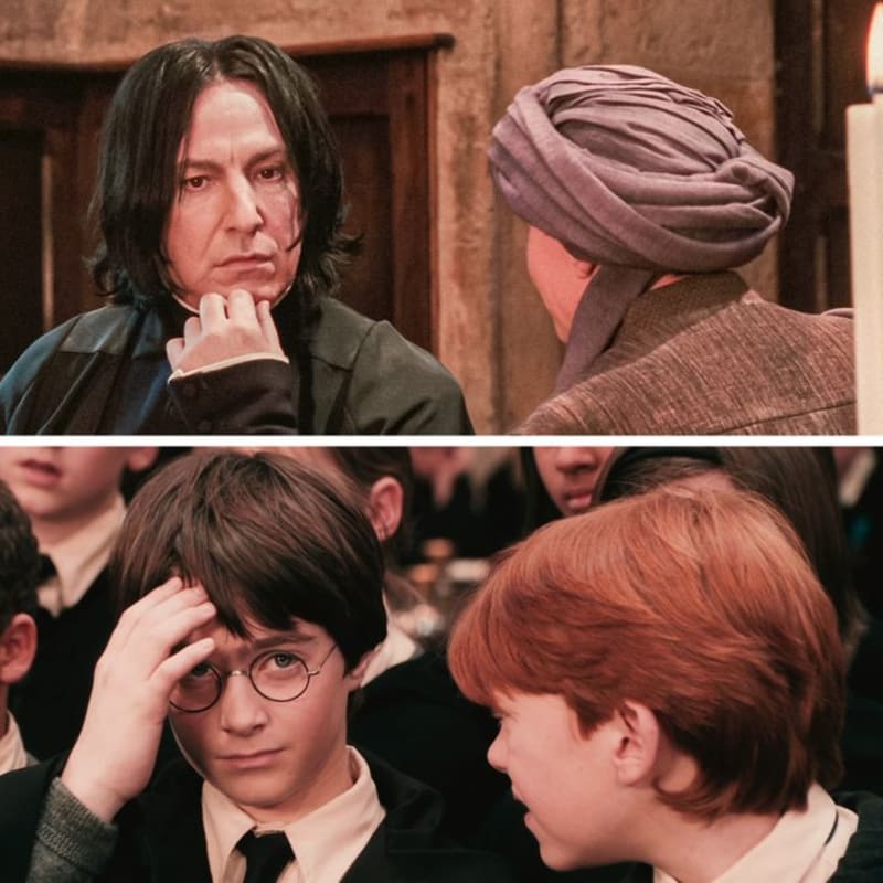 Harry si v prvním díle myslí, že ho jizva pálí při pohledu na profesora Snapea. Ve skutečnosti je to ale proto, že je k němu zády otočený profesor Quirell, který má pod turbanem schovaného Vy víte koho