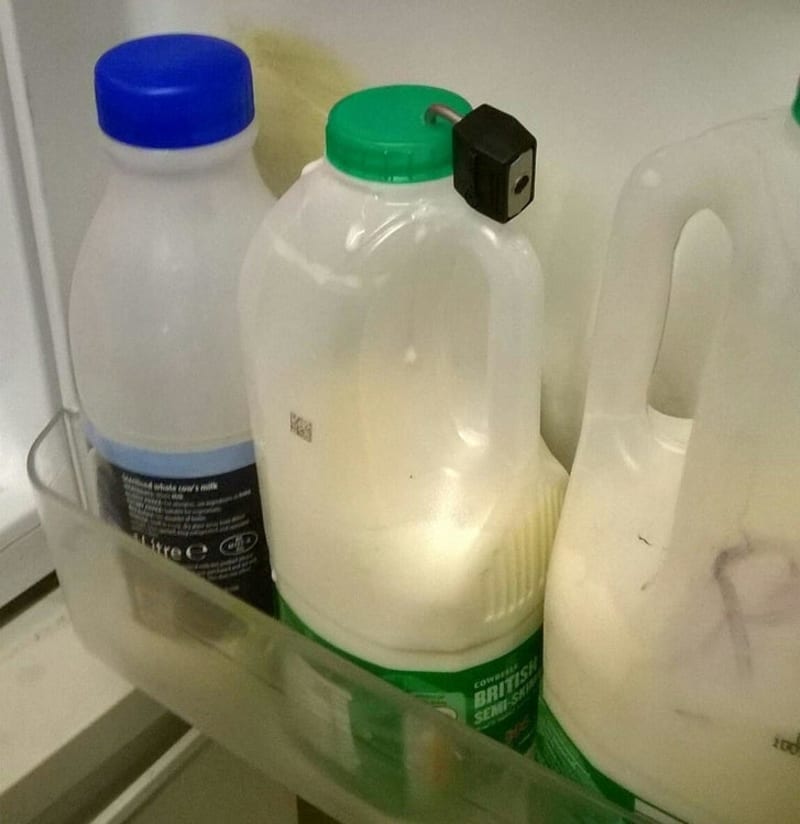 Když si chráníte mléko před zloději z kanclu.