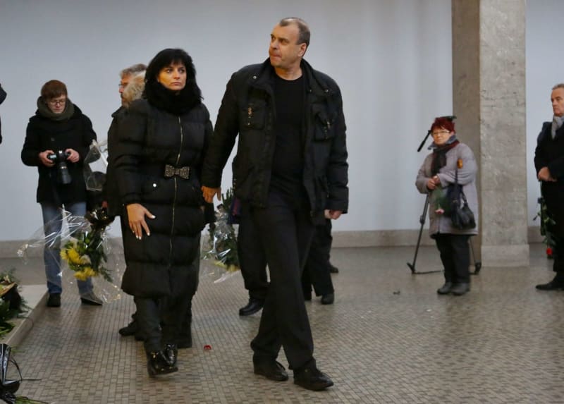 Petr Rychlý s partnerkou také dorazil na pohřeb Přemka Podlahy