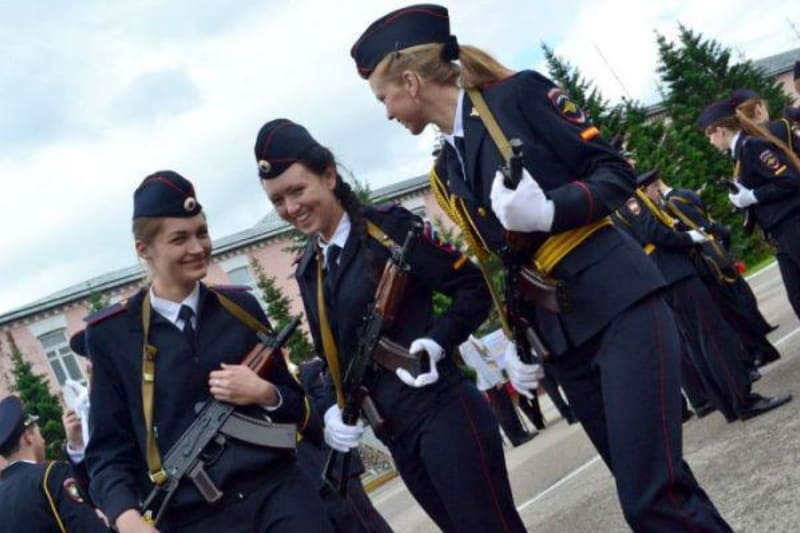 Ruské sexy holky v uniformách - Obrázek 6