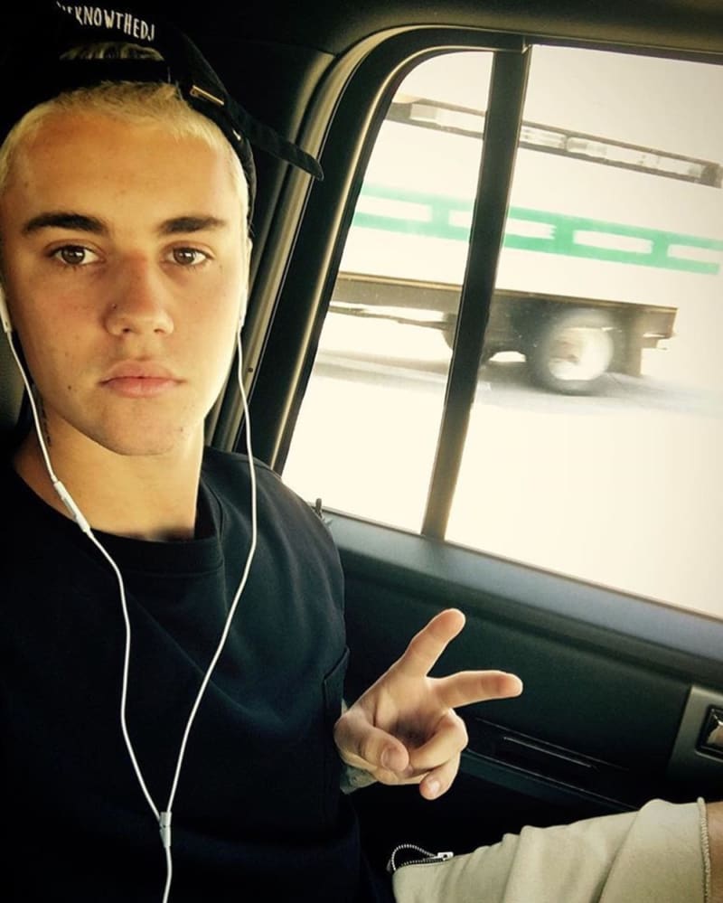 Justin má selfíčka rád, kam je bude postovat teď?