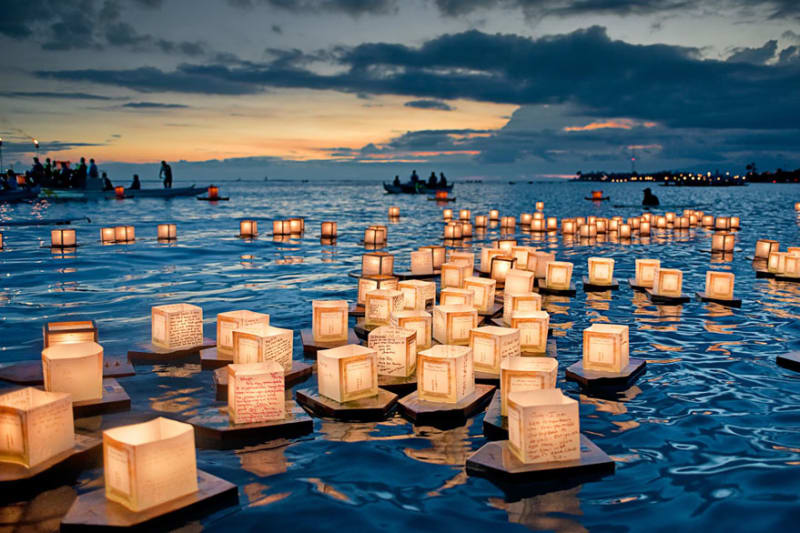 Floating Lanterns Festival  v Honolulu na Havaji (USA)