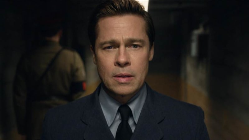 Brad Pitt v jeho zatím posledním snímku Spojenci (2017)