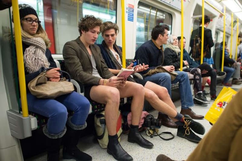 Naháči v metru v Londýně - Obrázek 5