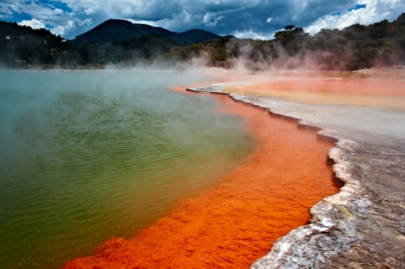Waiotapu, aktivní geotermální oblast, Nový Zéland