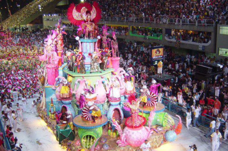Karneval v Riu je největším tanečním festivalem na světě