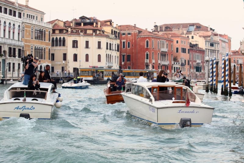 Benátky byly vzhůru nohama! Kanál byl plný člunů
