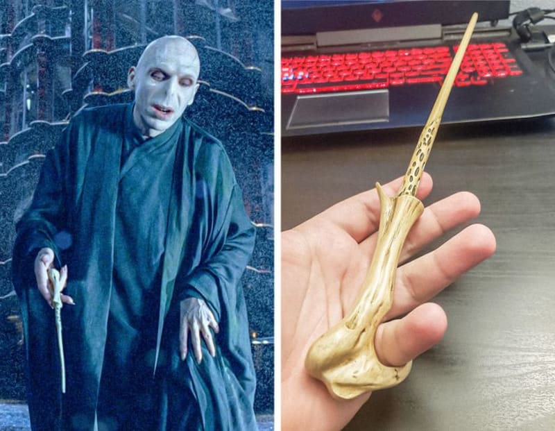 Ralph Fiennes (Lord Voldemort) požádal o přidání háčku na Voldemortově hůlce, aby se mohl pohybovat plynuje a nevypadla mu z ruky