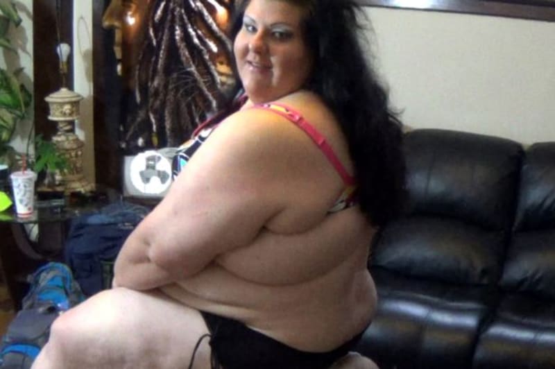 Obézní žena vydělává na své tloušce desetitisíce - Obrázek 3