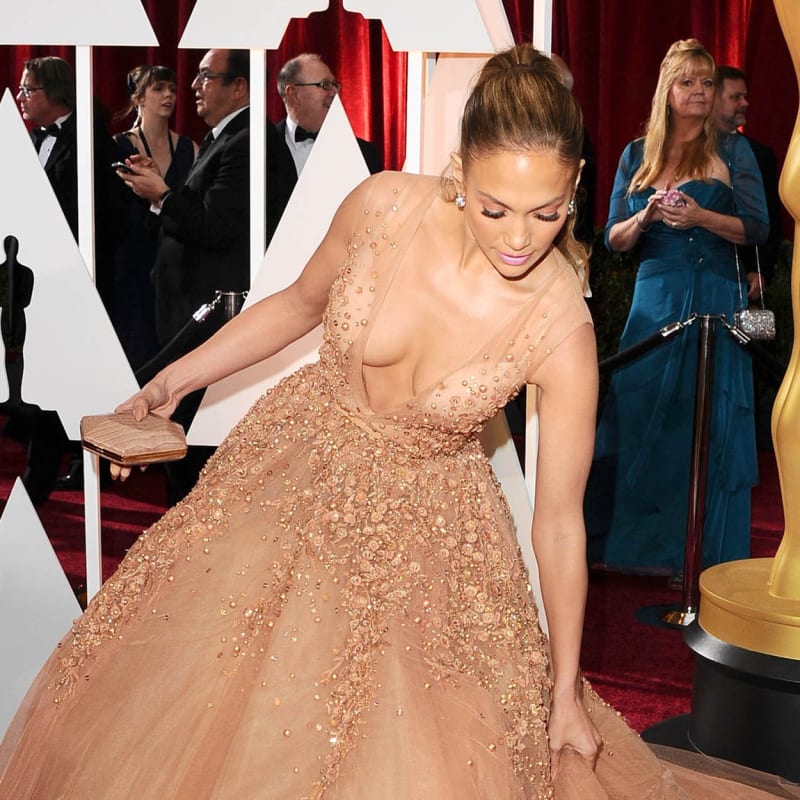 Jennifer Lopez pozlobila róba. Přítomní pánové byli nadšení