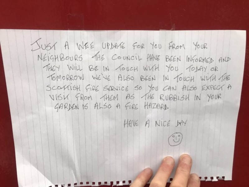 Vzkazy při hádce sousedů 8