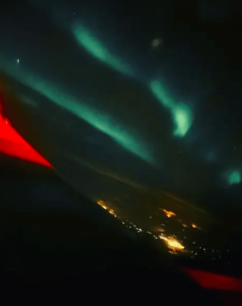 Pilot umožnil cestujícím vidět polární záři 5