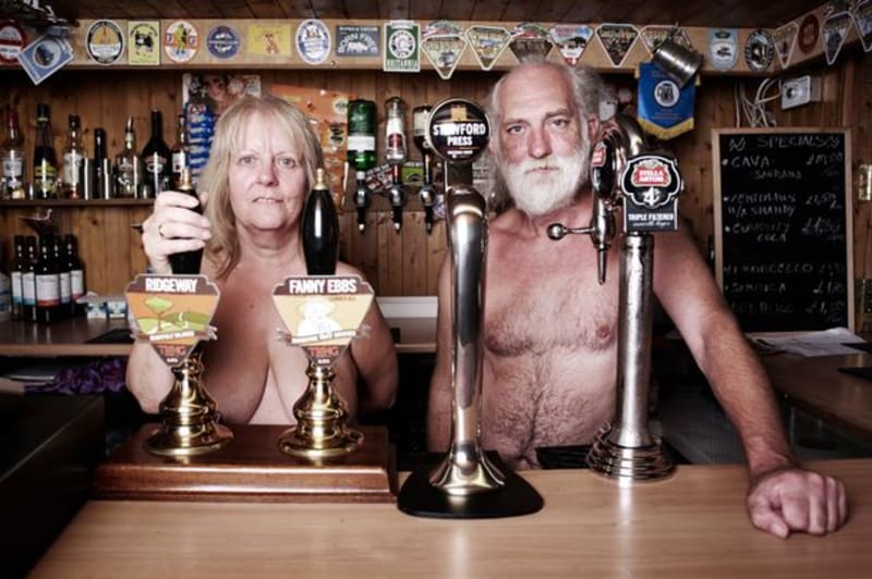 Britská tajná nudistické obec... Mark a Tina